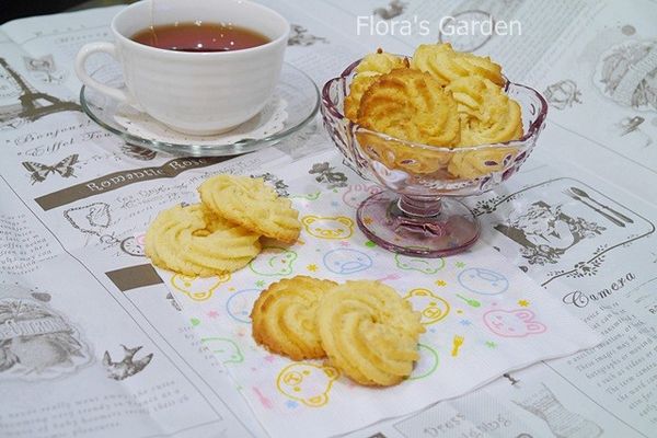 一樣是一道食材簡單，大約10幾分鐘即可完成的點心。
酸甜香酥令人回味無窮~~