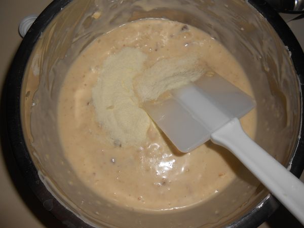 加入奶粉拌勻。