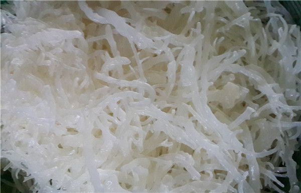 珊瑚草泡軟洗淨瀝乾備用