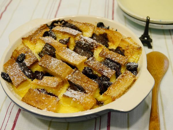 將做法1的麵包布丁液放入以180度預熱的烤箱 , 烤約25-30分鐘即可。