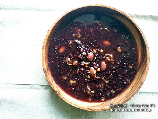 完成!!黑米八寶粥!