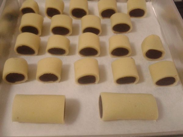 切成均等大小的條狀。