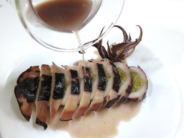 蒸的水很甜.捨不得丟.我把它淋上去