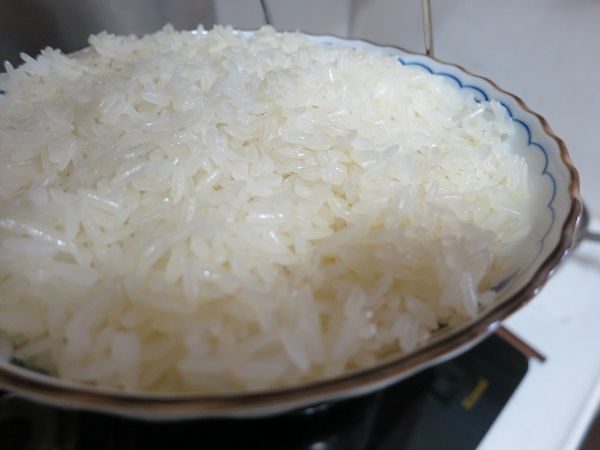 糯米蒸熟了..備用