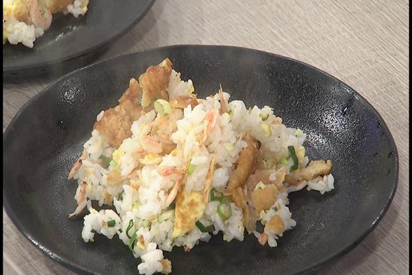 最後加入胡椒與鹽翻炒即完成