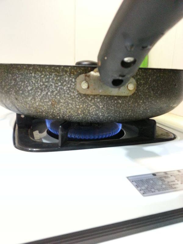 蓋鍋蓋開中小火煮20分鐘熄火悶20~30分鐘