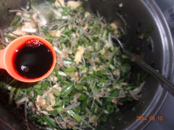 5.將所有材料及調味料混合拌均勻放冰箱中備用