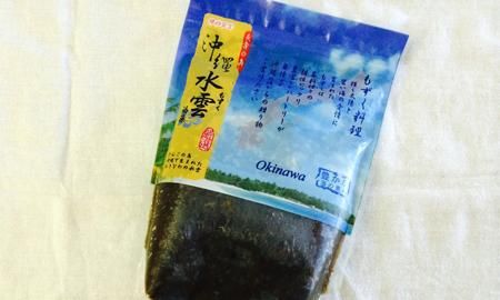 取出適量沖繩水雲，以清水沖洗後浸泡3分鐘。http://ppt.cc/XPkj