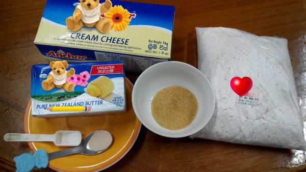 今日主角奶油乳酪&amp;核桃及全麥麵粉。