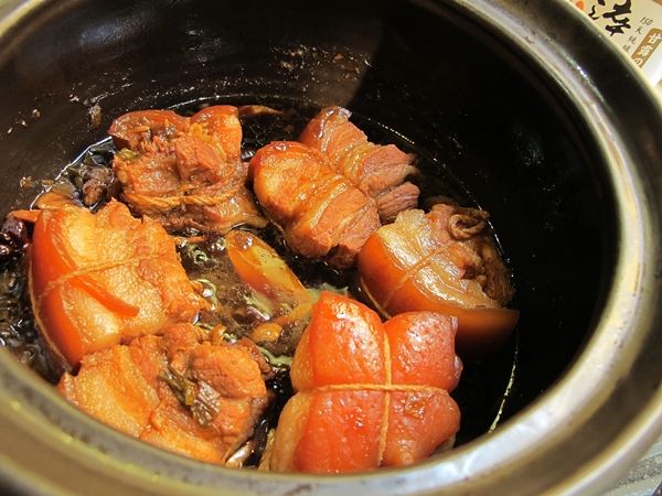 慢燉2小時(其間翻面一次以利入色入味)