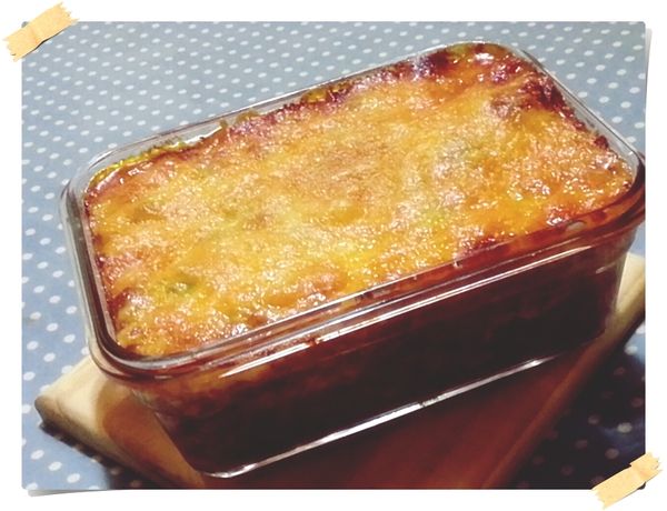 入烤箱放下層180度c烘烤20-25分即完成(不用預熱)