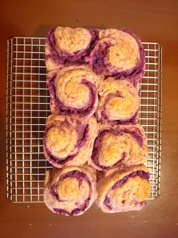 塗上蛋液，放入焗爐以180度焗35分鐘