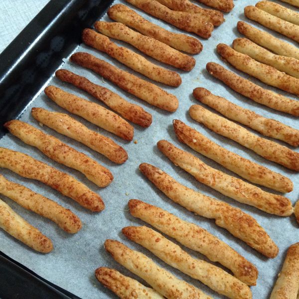 烤箱預熱攝氏165度，烤20分左右至表面金黃酥脆即可。