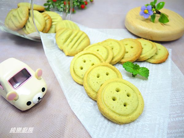 烤箱預熱160度,烤12-15分鐘,中間烤盤反面一次讓顏色均勻