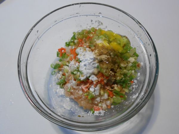 除了水餃皮將所有材料加[調味料]混合拌勻