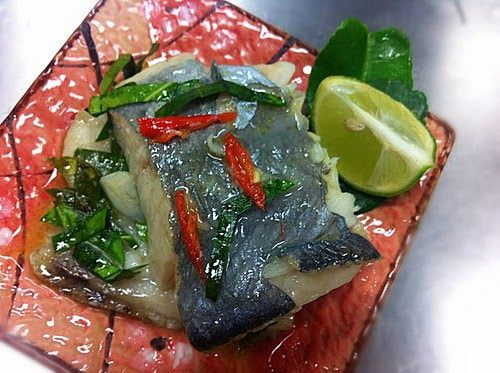 吃前加入青檸汁，即可。