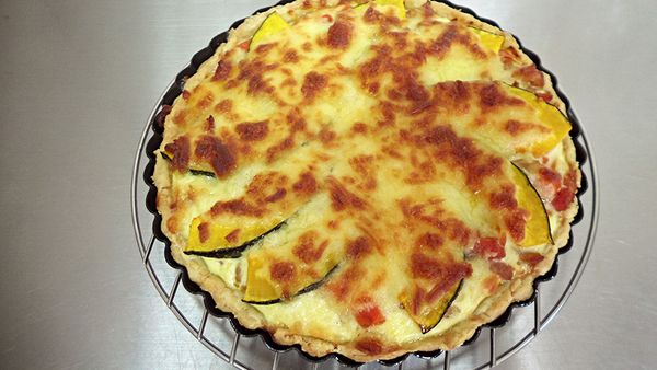 進入烤箱以上火200℃下火220℃烤約35-40鐘顏色至金黃色。