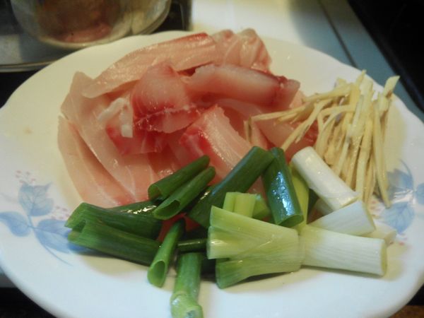 食材清洗分切備用