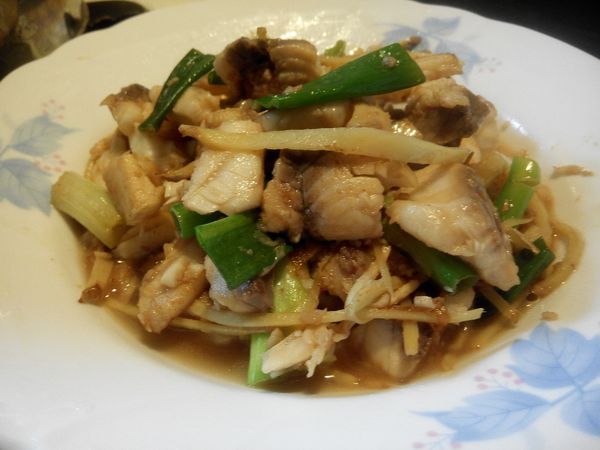 美味叫座ㄟ紅燒鯛魚片出爐囉!