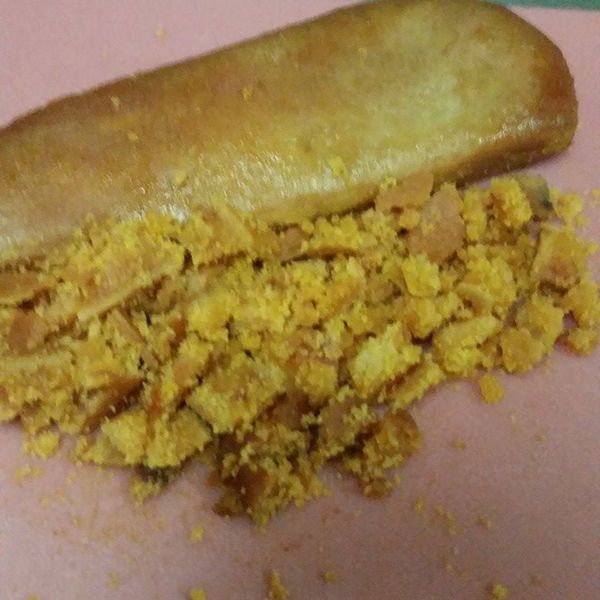 烏魚子切小塊(碎掉也沒關係唷~跟飯粒充分混合的滋味超~好!!!)