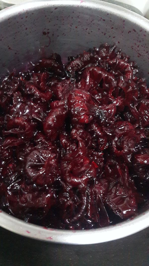 每天拿出翻動後在放入冰箱約3~5天入味後更好吃~
剩下的湯汁可泡茶~