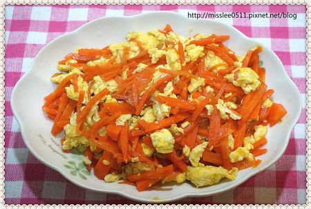 勾芡吃起來才會滑口嘛~小人很容易就這樣滑了一碗飯喔!!