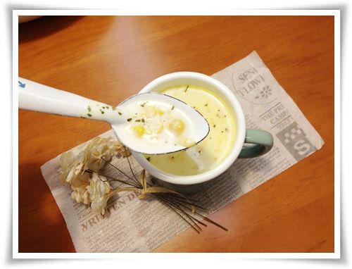 如果有麵包丁可以灑上一些哦~~
好濃好好喝呀>///////<