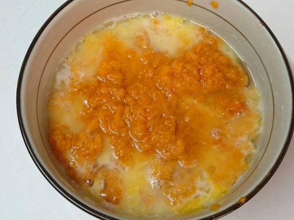 將[內饀]料攪拌均勻。