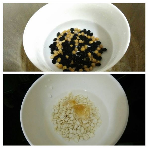 黑豆,黃豆泡水半小時以上, 薏仁加水和冰糖
