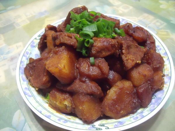 盛盤後撒上蔥花就可以上桌囉。