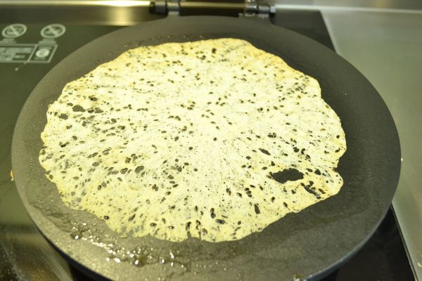 將上蓋合起來15秒後在翻面10秒。