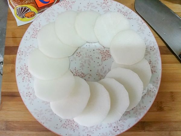 再圍繞在盤子的邊緣Ⓡ