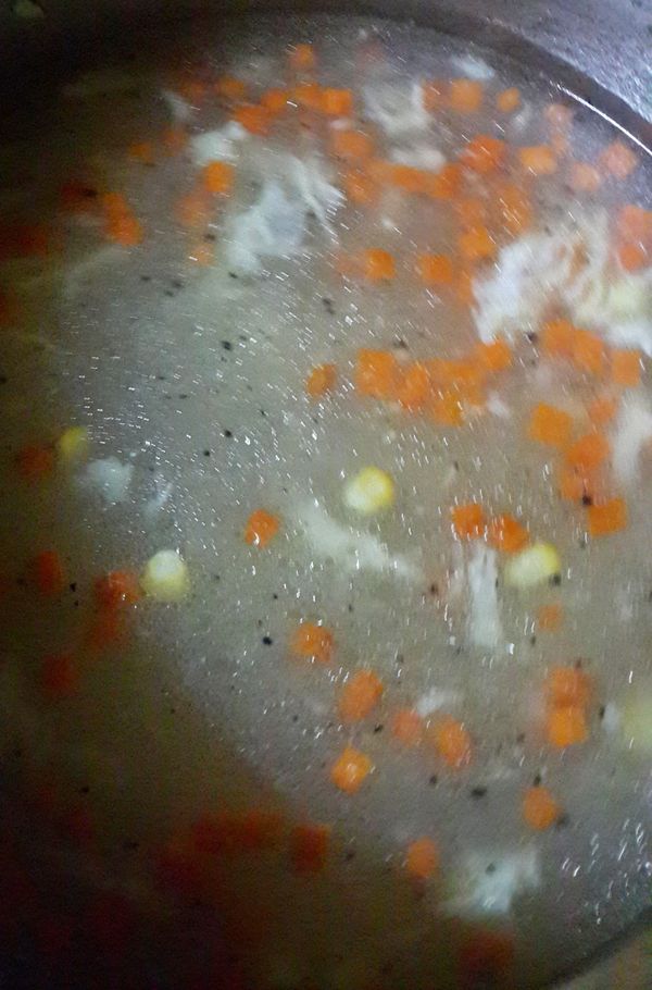 倒入玉米粉水勾芡