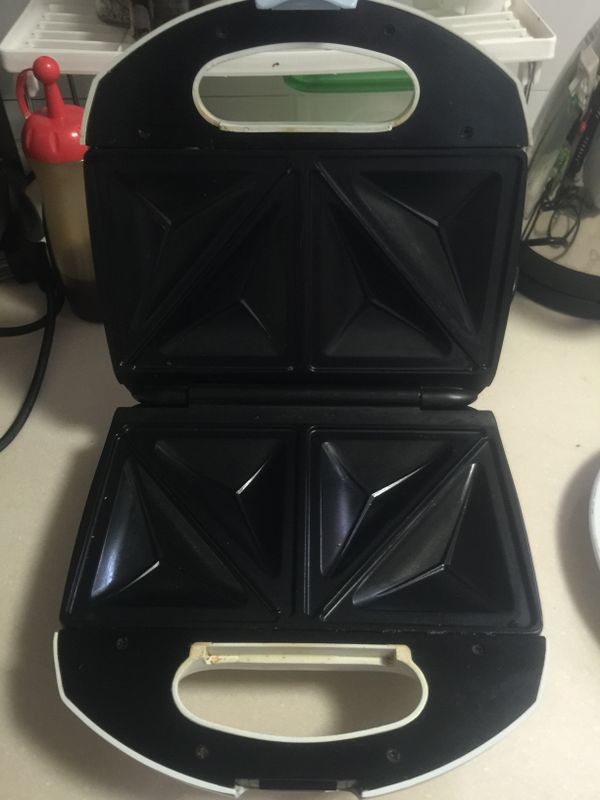 準備一台熱三明治機