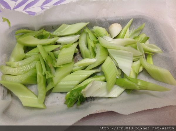 西洋芹滾刀切片