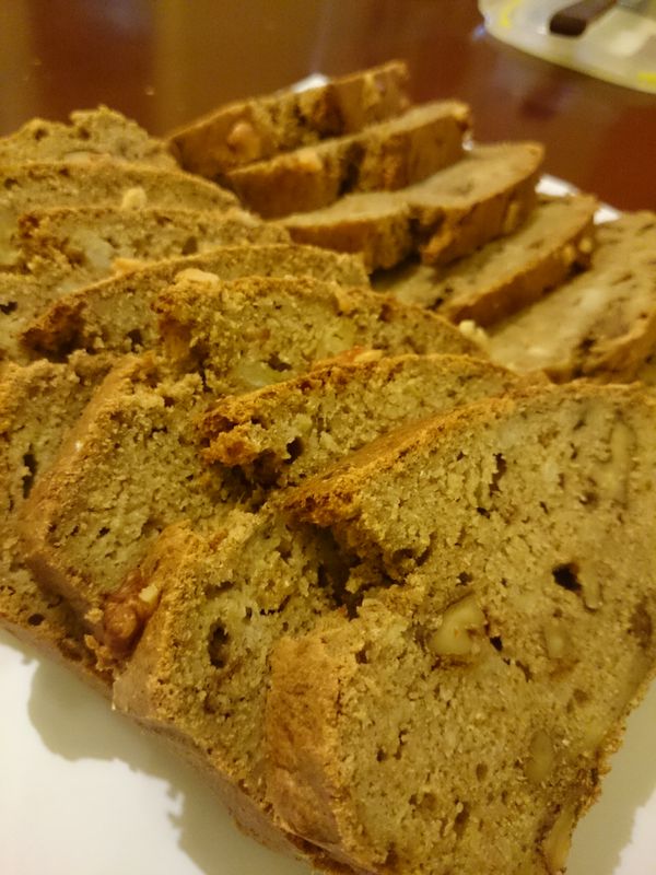 放入已預熱焗爐用180度焗1小時，放涼切片即成