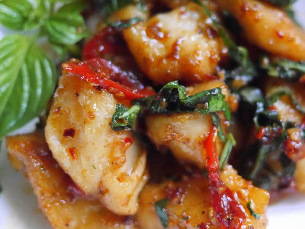 看那軟嫩吸入醬汁的多利魚片。真是太吸引人了