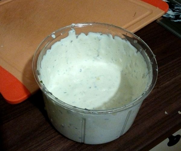 蒜頭醬完成後先放冰箱冷藏待用