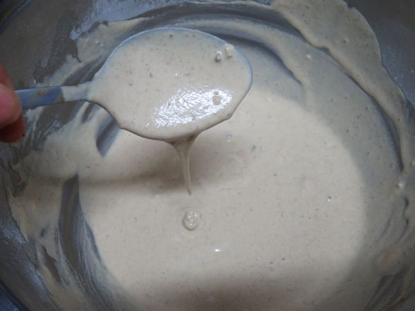 濃稠度如圖。
若無糯米粉，也可以中筋麵粉110公克+地瓜粉50公克的比例。