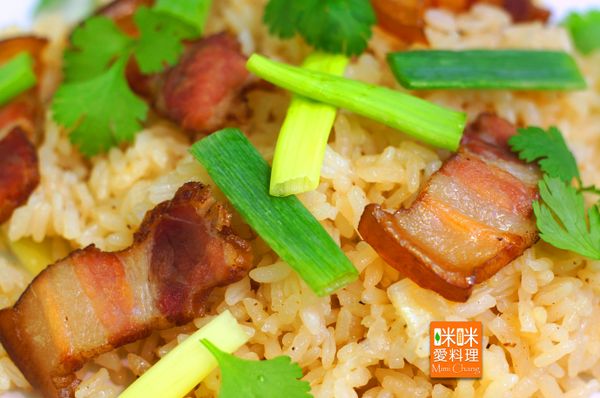 盛盤後撒上香菜即可。