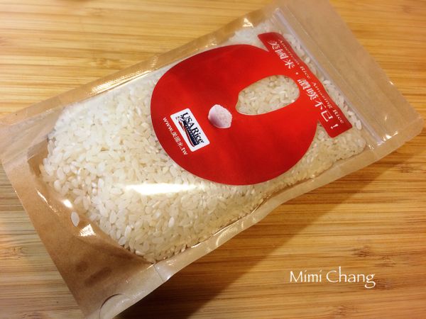 將美國米洗淨。