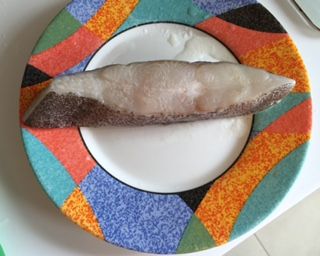 鱈魚去骨切小塊
