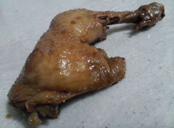 蓋回鑊蓋, 繼續煮約 15 分鐘熄火 (不要開蓋啊~) 等待至鑊不燙手, 就可以取出雞骴