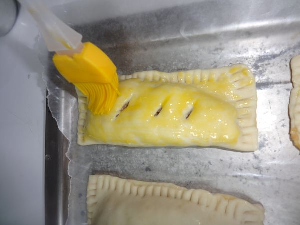 11.	入烤箱前表面均勻刷上一層蛋液