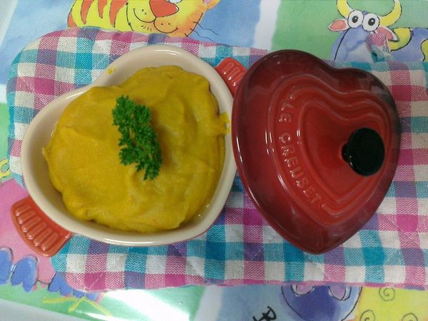 完成後,待稍涼後。用果汁機打成泥即可。