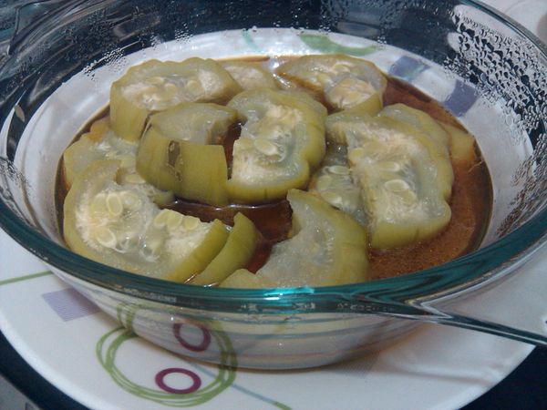 開上蓋時往外翻,才不會被蒸氣燙到.出爐的樣子,