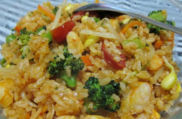 隔天要帶便當的話，蝦和蔬菜另外裝，吃飯時再倒入微波，不然過熟會太軟，顏色也不漂亮。