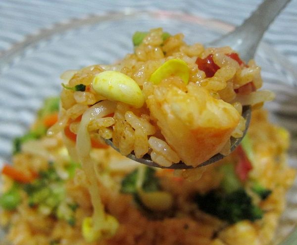 我覺得隔天的炒飯味道比較香、比較豐富耶！