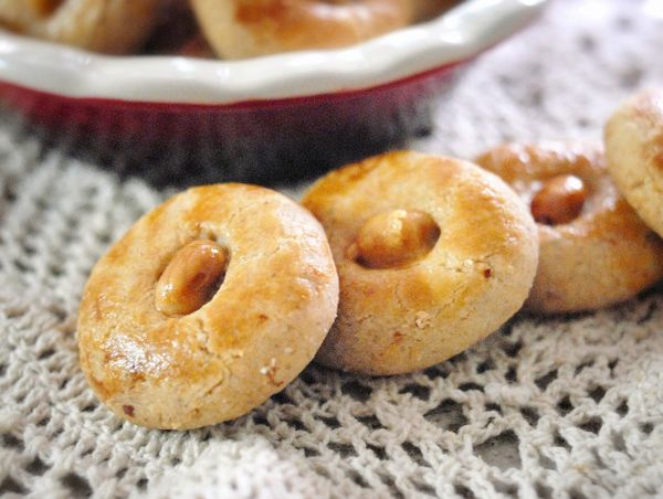 放入烤箱170度烤18至20分鐘或至表面金黃色即成！