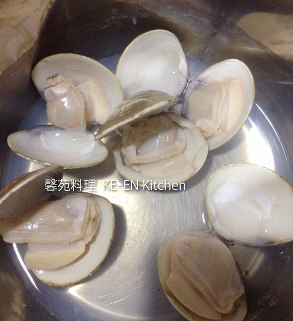 蛤蜊煮熟把殻取出